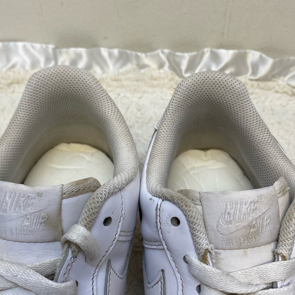 Nike Air Force 1 Triple White fashion shoes CW2288-111 Men’s Size 9.5 - Picture 6 of 13